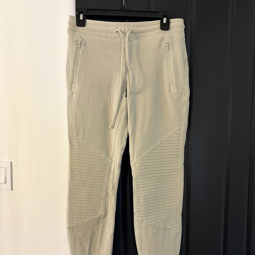 Alo Yoga Moto Sweatpants – Size Small – Stone